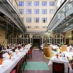 Moevenpick Am Potsdamer Platz Hotel 4*