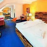 Hotel Moevenpick Am Potsdamer Platz 4*