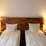 Hotel Moevenpick Am Potsdamer Platz 4*