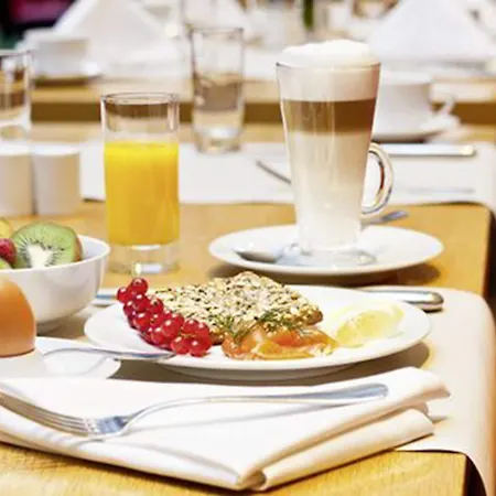 Hotel Moevenpick Am Potsdamer Platz 4*